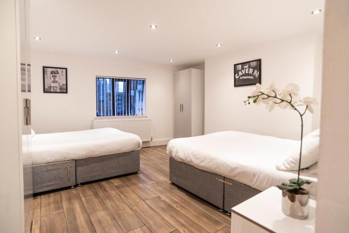 Apartment Spacious Modern Retreat Sleeps 11 Liverpool